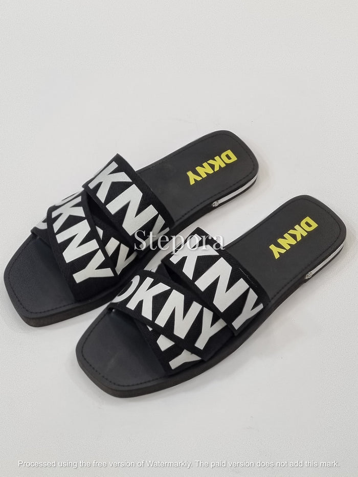Bold Letter Print Criss-Cross Canvas Slides – Women’s Casual Flat Sandals