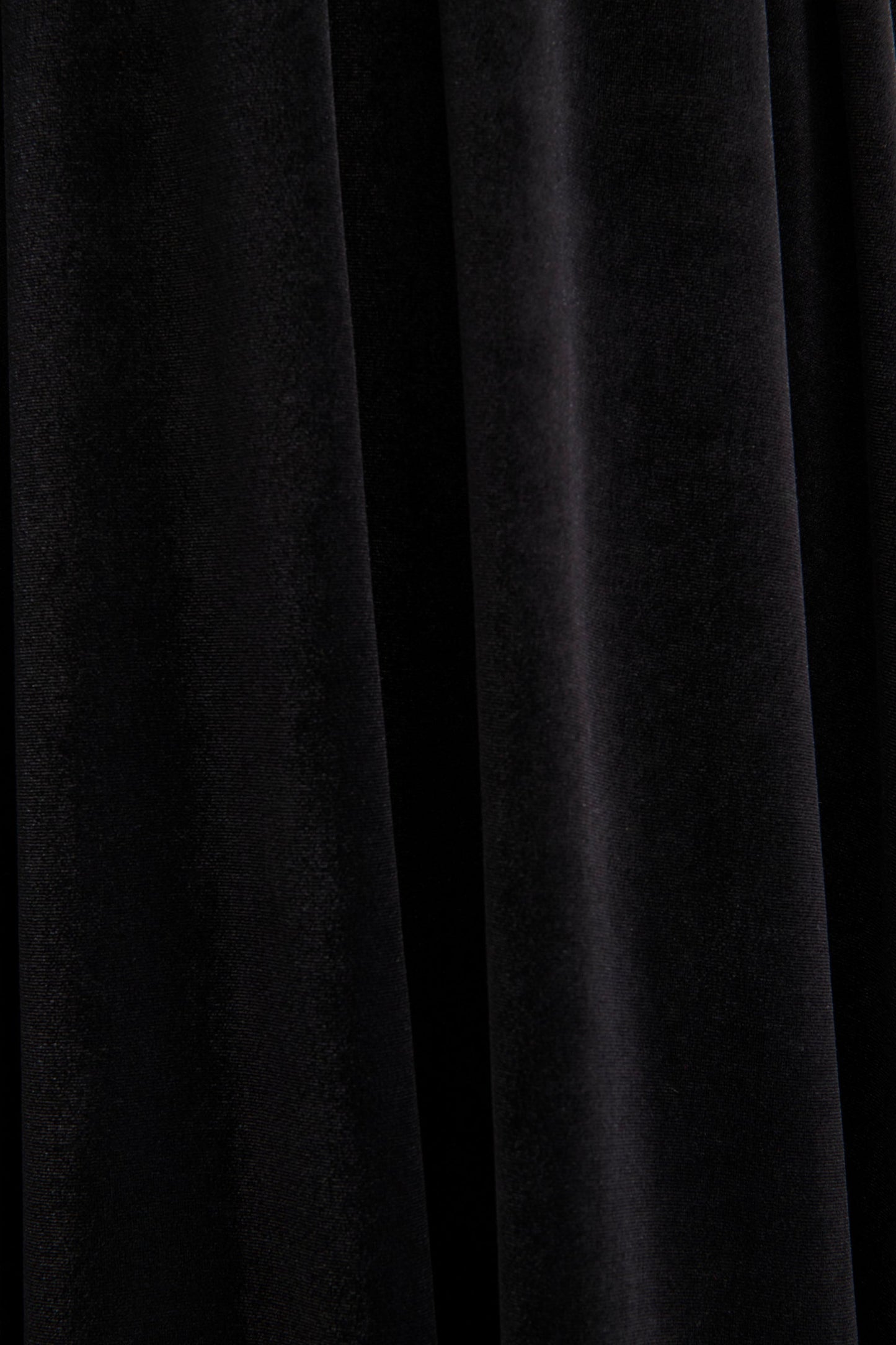 Esmeray | Black Velvet Sweetheart-Neck Midi Dress