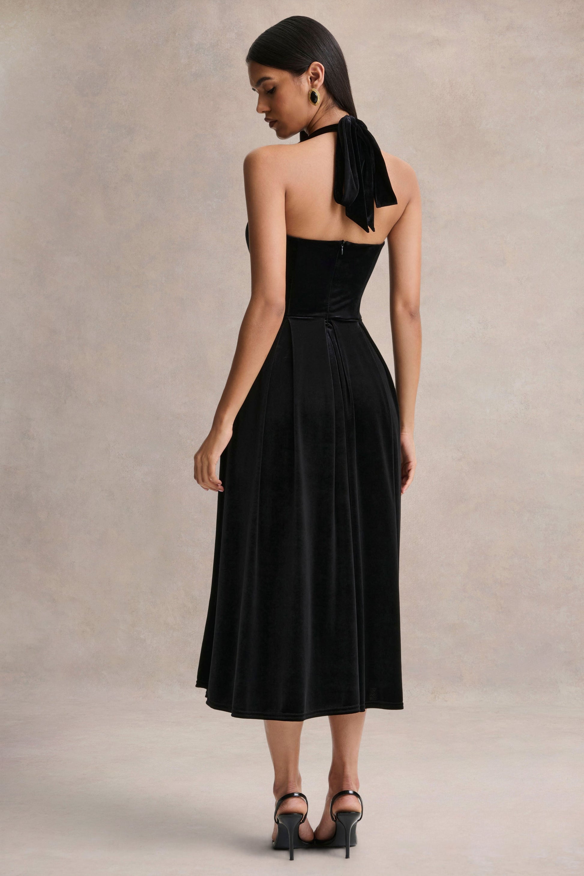 Esmeray | Black Velvet Sweetheart-Neck Midi Dress