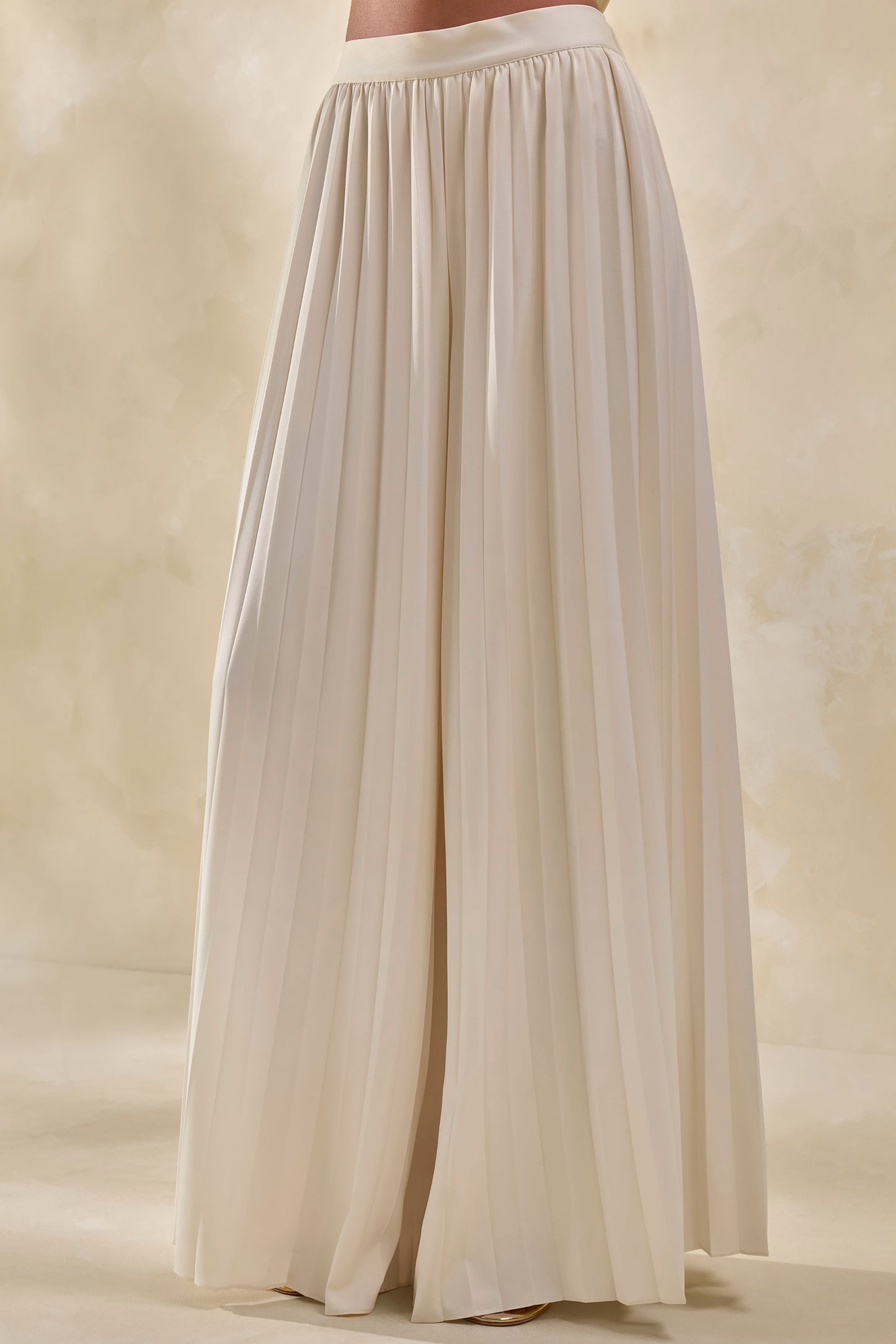 Lerenza | Cream Satin Wide-Leg Pleated Trousers